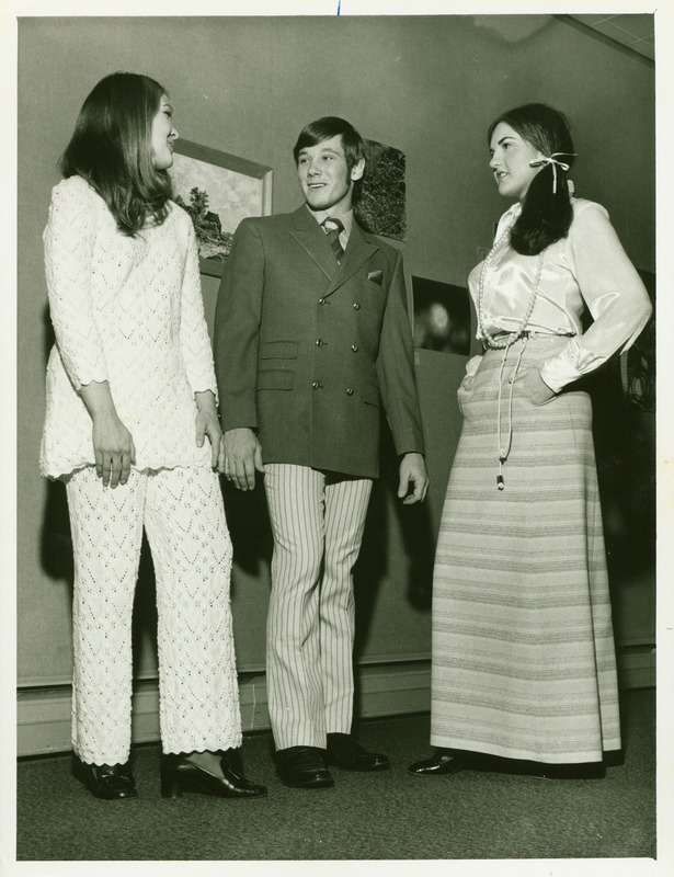 Students_1960s-1970s_fashion_show_003.tif