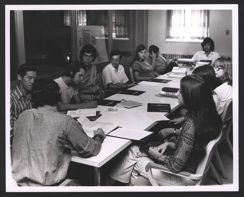 Students_1970s_classes_007.tif