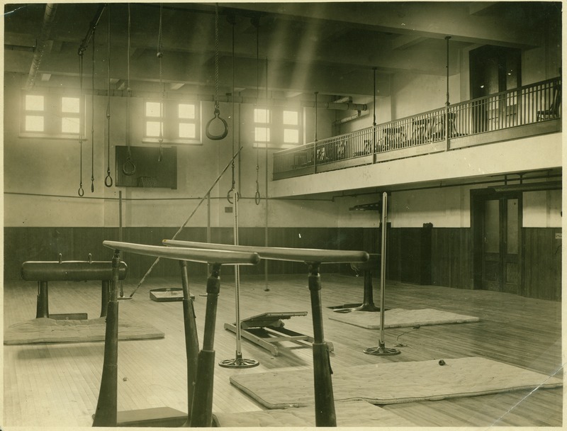 Ettinger_1900-1910_interior_gymnasium_002.tif
