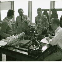 Students_1950s-1960s_laboratory_017.tif