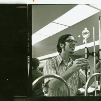 Students_1970s-1980s_laboratory_015.tif